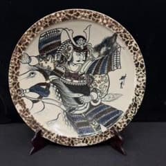 耕雲　 大畑力三 武者絵皿　飾り皿　皿立て 共箱　共布 益子焼 耕雲 大畑力三 武者絵皿 飾り皿 皿立て 共箱 共布 益子焼 - メルカリ