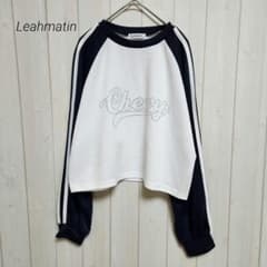 Leahmatin ビジューロゴ付きラグランスリーブ カットソー 薄手トレーナー