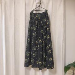 earth music&ecology  花柄ロングスカートのサムネイル