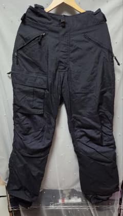 ま*ん様 BURTON スノーボードパンツ サスペンダー付きのサムネイル