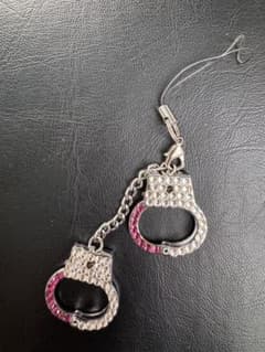 CUFFZ（カフス） 手錠型チャーム ストラップ キーホルダー ピンクのサムネイル