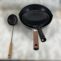 【未使用品】訳あり　鉄製中華鍋、油切り、お玉セット