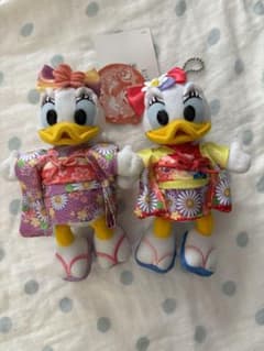 ディズニー　デイジー　ぬいぐるみバッジセットのサムネイル