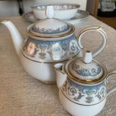 Noritake ノリタケ　POLONAISE ティーポット&ミルクポットのサムネイル
