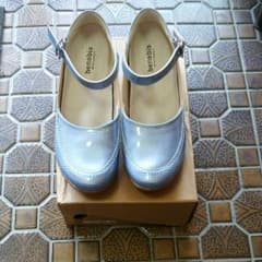 ベネビス    パンプス24㎝のサムネイル