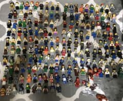 レゴ　ミニフィグ　約180体　まとめ売りのサムネイル