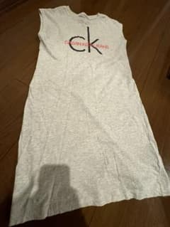 【Olivia様専用】Calvin Klein（カルバンクライン）ワンピースのサムネイル