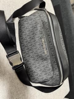 MICHAEL KORS ボディバッグ ブラックのサムネイル