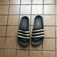 アディダス スリッパのサムネイル