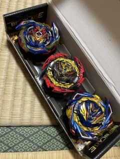 ベイブレードバースト 3機のサムネイル