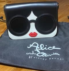【KAREN様 専用】Alice + Oliviaチェーンバックのサムネイル