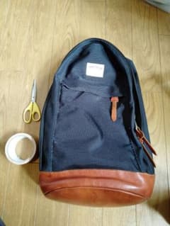 バッグ　リュックのサムネイル