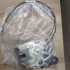 トヨタ80系ヴォクシー新品左スライドドアロックASSY69300-28121 トヨタ80系ヴォクシー新品左スライドドアロックASSY69300-28121 - メルカリ
