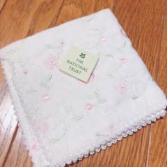 新品 花柄ハンカチのサムネイル