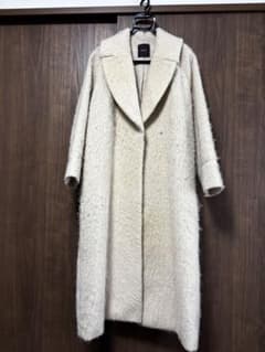 クリーム色 ロングコートのサムネイル