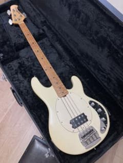 Music Man StingRay スティングレイ　USA ビンテージホワイト Music Man StingRay スティングレイ USA ビンテージホワイト - メルカリ