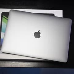 Apple MacBook Pro M1 16GBのサムネイル