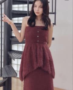 Andequal peplum shaggy knit bustier【RED】のサムネイル