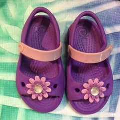 クロックス ビジューお花サンダルのサムネイル