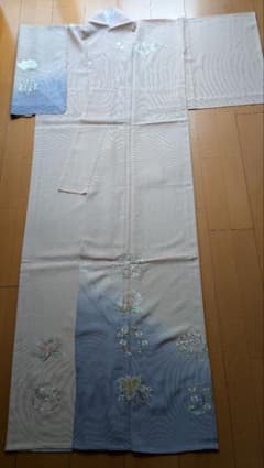 プロフ必読☆希少☆夏着物☆絽☆総刺繍☆一つ紋 プロフ必読☆希少☆夏着物☆絽☆総刺繍☆一つ紋 - メルカリ
