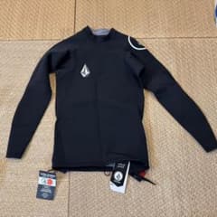 値下げしました！VOLCOM/ボルコム 2mm JACKET L/S BLACK 長袖タッパ ウェットスーツ タッパー 男性用 [サイズのある場合のみ交換可能 返品キャンセル一切不可] Volcom タッパー状態良好\u203c︎サイズM 最終値下げ\u203c︎  | VOLCOM