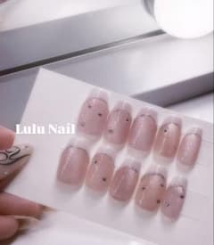 Lulu Nail フレンチネイルのサムネイル