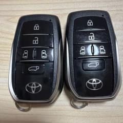 トヨタ純正 アルファードスマートキー (5ボタン) 2個 送料込み - メルカリ
