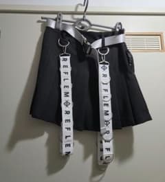REFLEM ロゴベルト付き プリーツスカート ブラックのサムネイル
