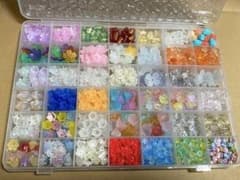 フラワーパーツビーズまとめ売り　アクリル　ガラス　お譲り　ハンドメイドパーツ　Bのサムネイル
