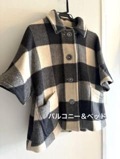 『バルコニー＆ベッド』　チェック柄ショートコートのサムネイル