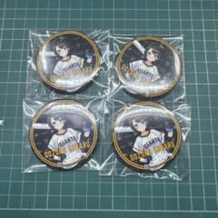 ⑤ホロライブ 大空スバル 読売ジャイアンツ コラボ 缶バッジ 4個セットのサムネイル