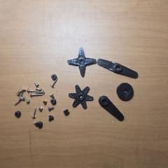 ラジコン サーボホーン 汎用パーツセットのサムネイル