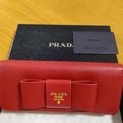 値下げ!!PRADA長財布のサムネイル