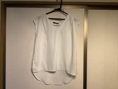 ホワイト ノースリーブ シャツ Vネックのサムネイル
