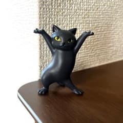 猫のペンおき　ガチャガチャ　黒猫のサムネイル