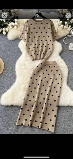 ベージュ ドット柄 ニット セットアップのサムネイル