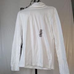 gu 新品タグ付きタートルネックTシャツのサムネイル