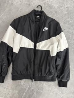 Nike ナイロンジャケット Mサイズ ブラック/ホワイトのサムネイル