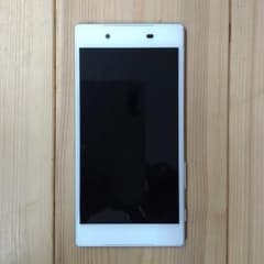 Xperia Z5 SOV32  White 32 GB au　美品のサムネイル