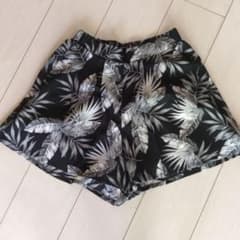 キッズ ショートパンツ ボタニカル柄 ブラック