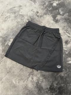 ☆新品未使用☆adidas ミニスカートXLのサムネイル