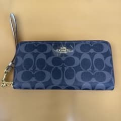 COACH シグネチャー ラウンドファスナー長財布 リストレット付のサムネイル