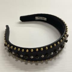 瑠衣 miu miu スタッズ イタリア製 カチューシャ 瑠衣様 専用 miu miu スタッズ イタリア製 カチューシャ - メルカリ