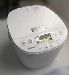 TOSHIBA東芝IH炊飯器5.5号 RC-10HR 本体:白色 - メルカリ