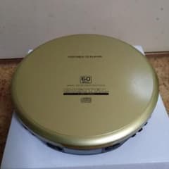昭和レトロ　CDウォークマン　ポータブルCDプレーヤー ゴールド