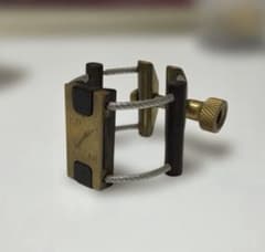 K plume リガチャー wood brass アルトサックス ラバー用 - メルカリ