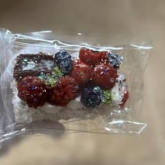 n*o様 jammyjemスクイーズ ベリーのケーキのサムネイル