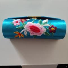 花柄刺繍のリップ入れのサムネイル
