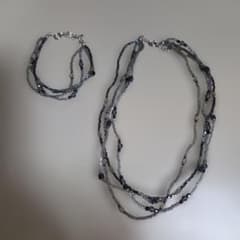 シルバー系 多層式ビーズチョーカーとブレスレットのセット