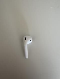 Apple AirPods ワイヤレス イヤフォン　右　A2032のサムネイル